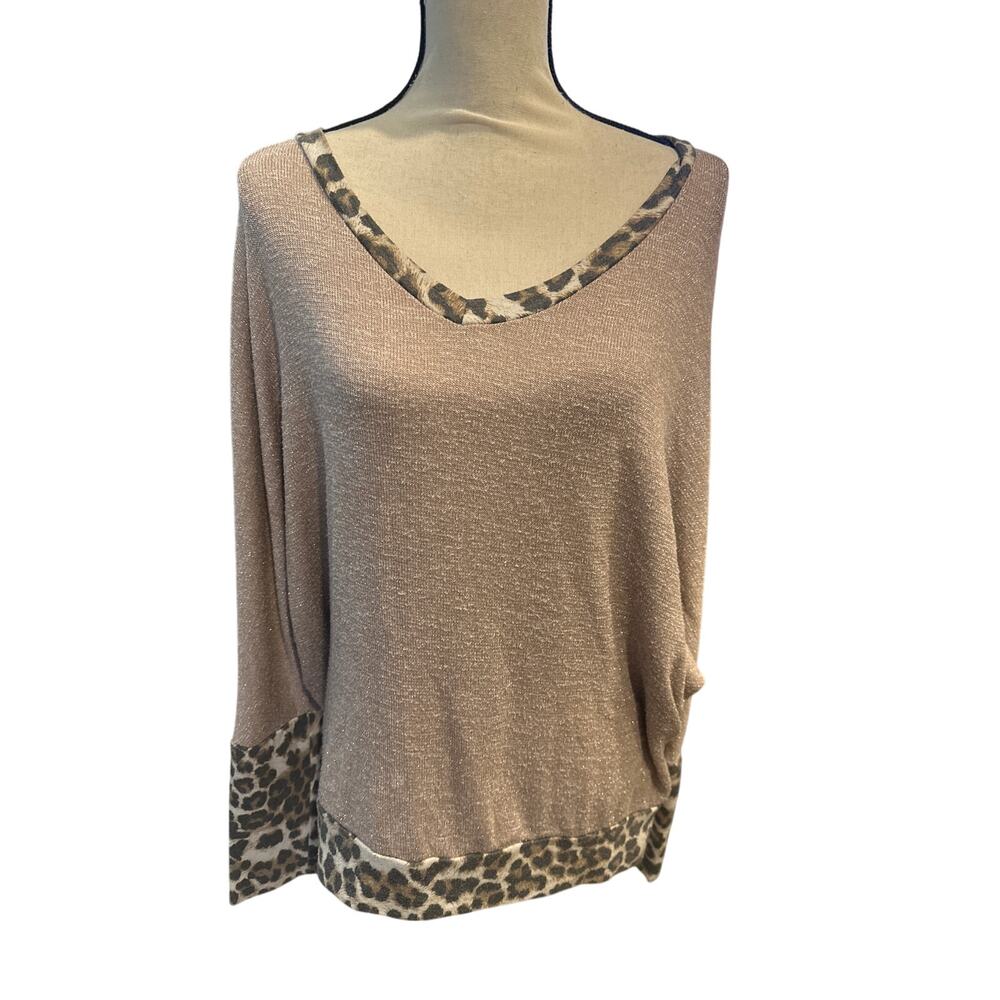 Women’s Honeyme Curvy Beige / leopard Top. Size XL